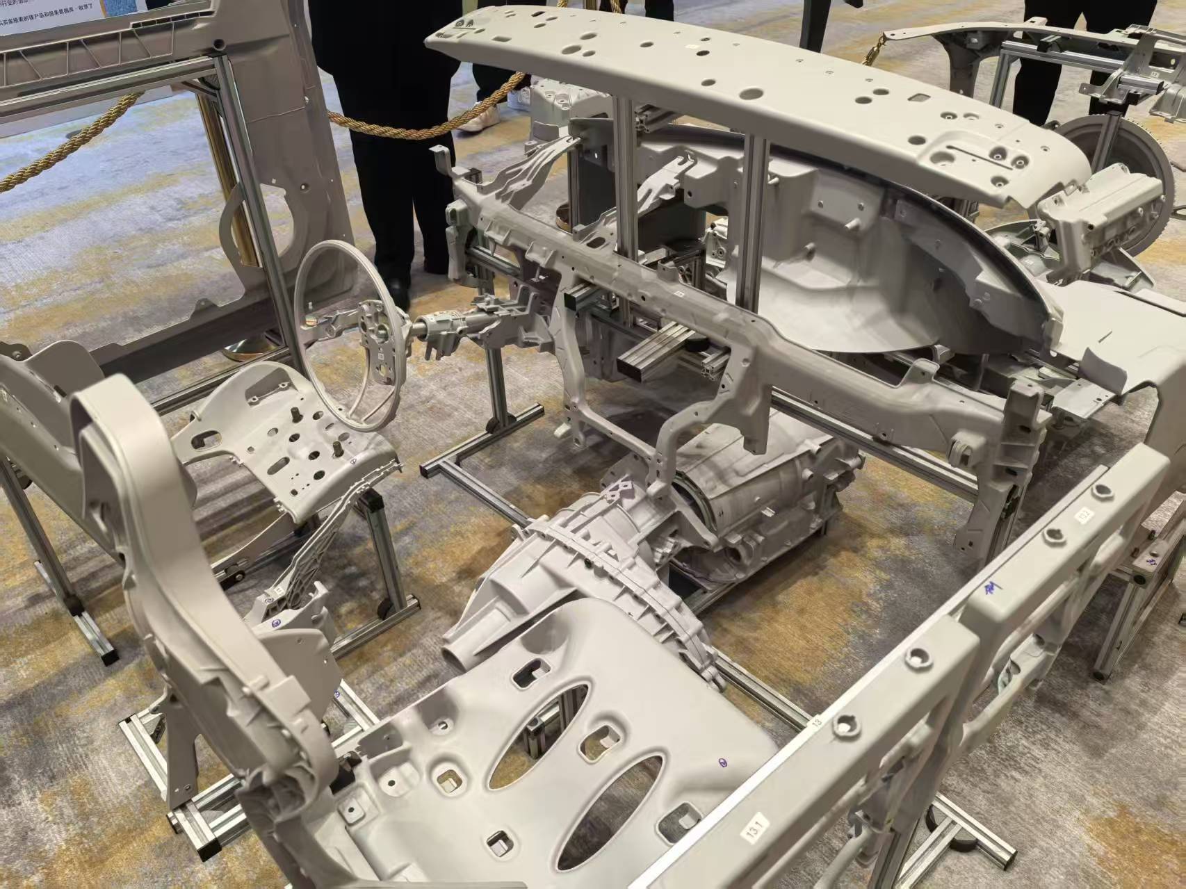 壓鑄脫模劑100問（47）鎂合金壓鑄和注射有什么區別和聯系？以及對于脫模劑要求有什么區別