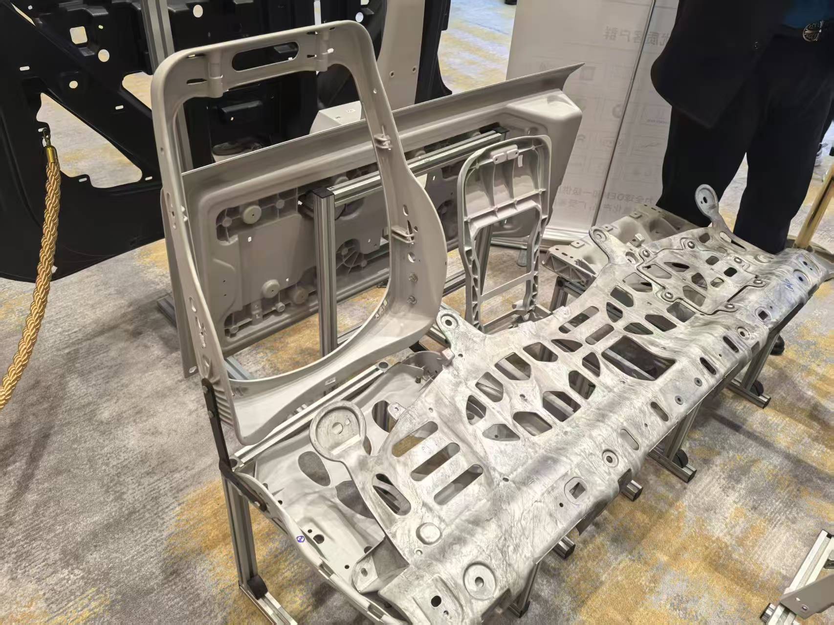 壓鑄脫模劑100問（48）鎂合金高壓壓鑄中模具溫度控制的核心要求是什么？如何實現？對于脫模劑的要求是什么？